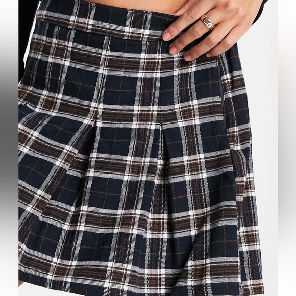 💋NWOT💋Hollister womens ultra high-rise pleated plaid mini skirt Sz: XS - Picture 5 of 6